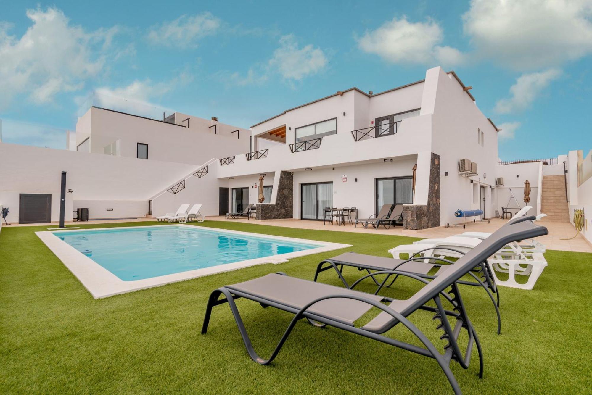 Seascape Heated Pool Air Con View Adult Only Apartment *