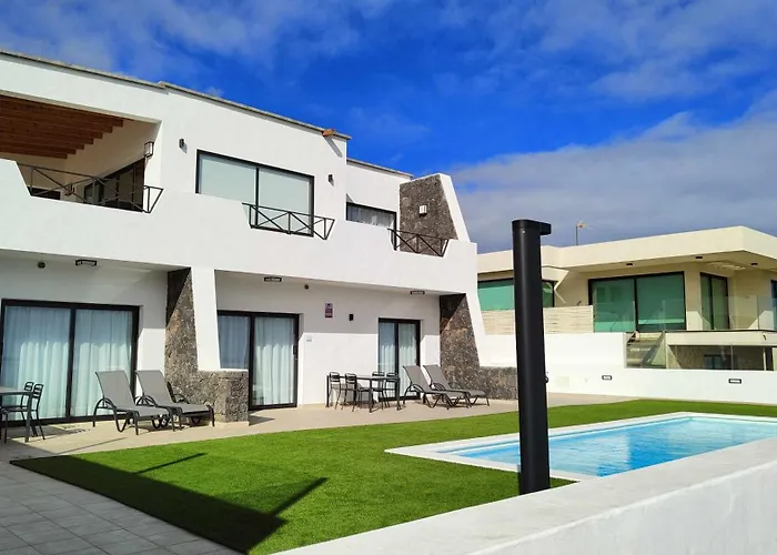 Seascape Heated Pool Air Con View Adult Only