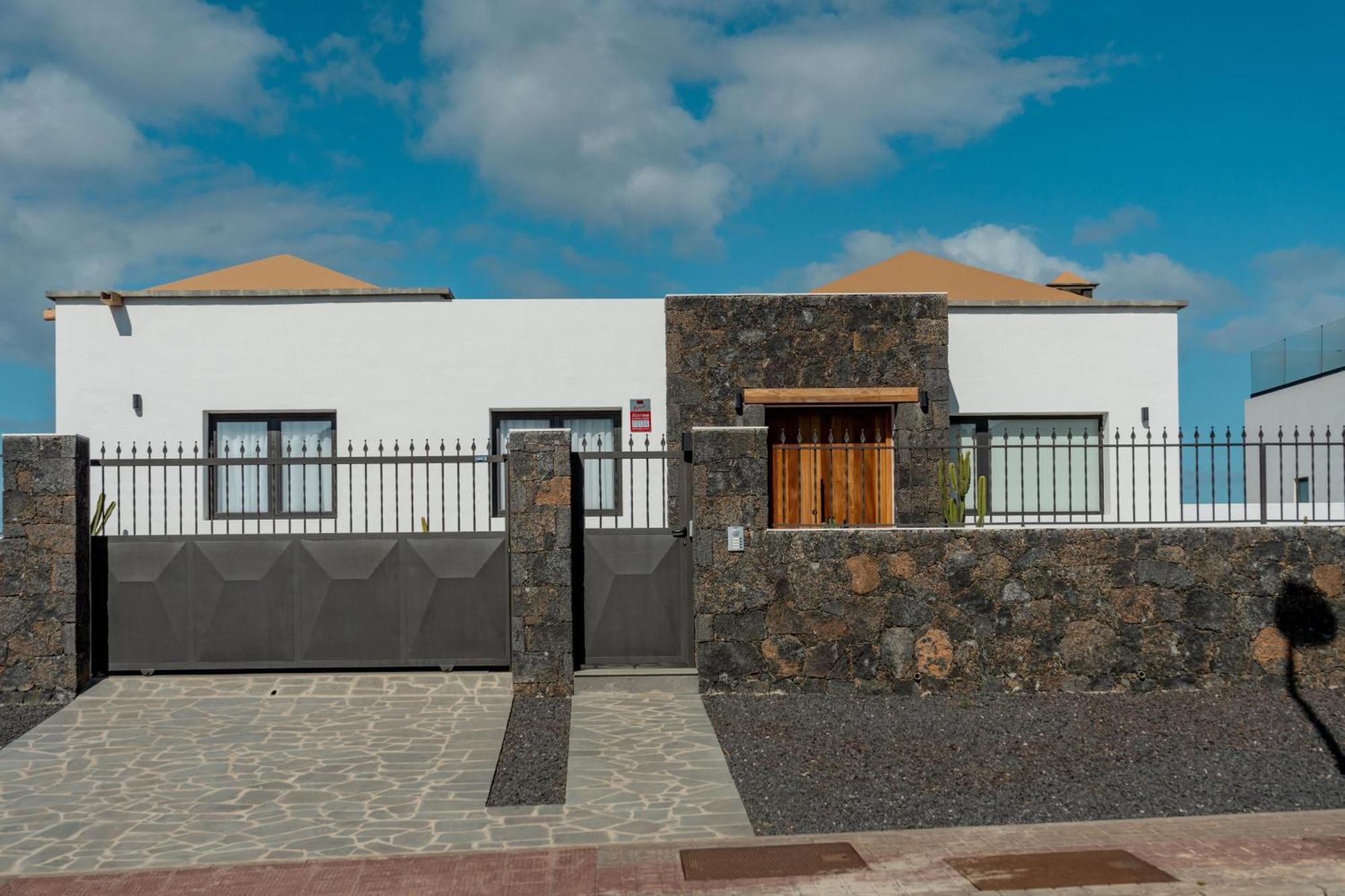 Seascape Heated Pool Air Con View Adult Only * Corralejo